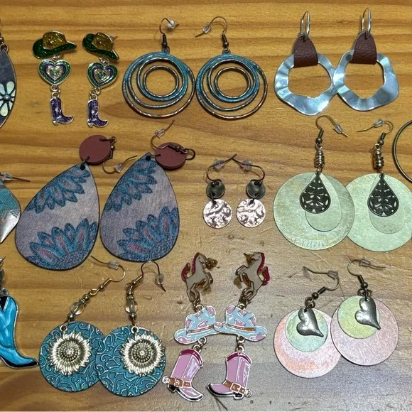 13 pairs new cute woman’s earrings - Picture 10 of 10